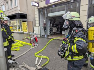 FW-AR: Brand einer Teeküche in der Neheimer Fußgängerzone