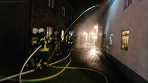 FW Datteln: Ausgedehnter Dachstuhlbrand im Ortsteil Ahsen