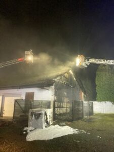 FW Minden: Brand einer Hausfassade