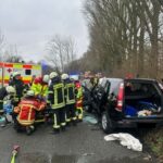 FW-MH: Schwerer Verkehrsunfall mit drei Verletzten