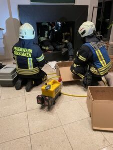 FW Dinslaken: Wildvogelrettung durch die Feuerwehr