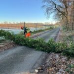 FW Hünxe: Baum blockierte Straße