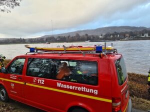 FW-BN: Personenrettung aus dem Rhein