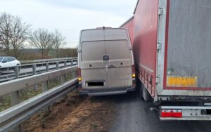 FW Sonsbeck: LKW-Unfall auf der A57