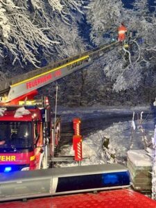 FW-EN: Schneefälle sorgen für viele Einsätze