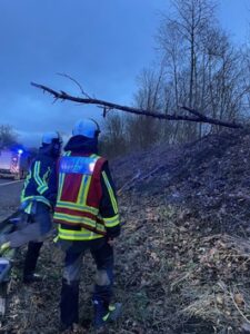 FW-BO: Sturmböen bis 90 km/h – Feuerwehr Bochum im Dauereinsatz