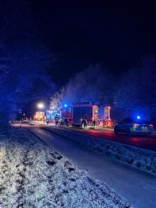 FW Norderstedt: Schwerer Verkehrsunfall – Notruf über Automatische Unfallerkennung des Smartphones