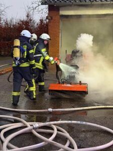 FW-ROW: Garagenbrand in Elsdorf – Feuerwehr verhindert schlimmeres