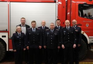 FW Celle: Mitgliederversammlung der Feuerwehr Altencelle – Ortsbrandmeister Sebastian Promoli mit Ehrennadel des LFV Niedersachsen in Bronze ausgezeichnet