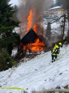 FW Nideggen: Wohnhausbrand in Abenden