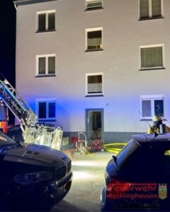 FW-RE: Wohnungsbrand am Samstagabend verläuft glimpflich – keine Verletzten