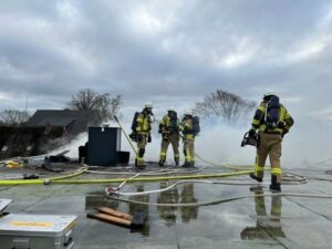 FW Bremerhaven: Abschließende Pressemitteilung zum Dachstuhlbrand in der Bremer Straße