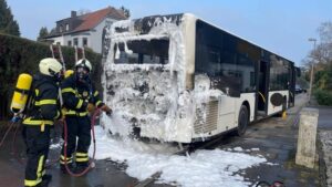 FW Witten: Schulbus fängt Feuer