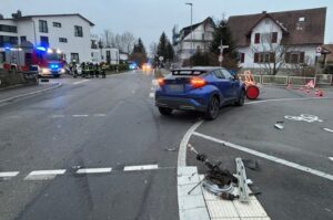 KFV Bodenseekreis: Verkehrsunfallserie mit 6 beteiligten Fahrzeugen