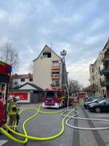 FW Bremerhaven: Küchenbrand in Lehe- Feuerwehr Bremerhaven verhindert Ausbreitung