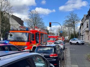 FW-MH: Schwerer Unfall an der U-Bahn-Haltestelle Christianstraße – Männliche Person schwer verletzt