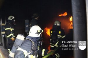 FW Witten: Brand einer Werkstatt