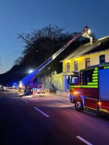 FW-EN: Kaminbrand an der Gederner Straße – Angeblicher Erdrutsch Im Schiffwinkel