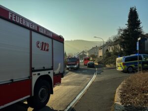 FW-MK: Einfamilienhaus durch Brandrauch unbewohnbar – Bewohner können sich selbst retten