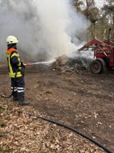 FW-ROW: Brennt Unrat im Wald