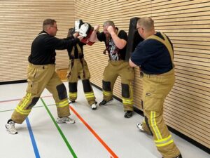 FW-OLL: Gewalt gegen Einsatzkräfte – Feuerwehr und Malteser schulen für den Ernstfall